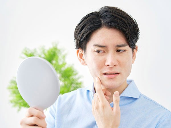 男性の肌荒れ対策にはメンズエステ？皮膚科？それぞれの違いと症状別の行くべき場所について