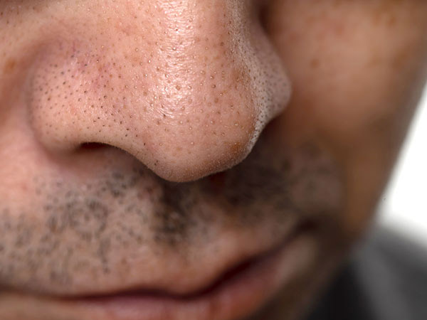 毛穴洗浄で黒ずみ・汚れの悩みを解消!メンズフェイシャルの効果や選び方について